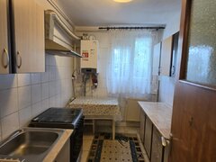 Titan, parc IOR si Scoala 195, pe Rotunda, bloc H, centrala, 2 gr sanitare